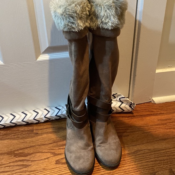 Size 7 Brown, Knee High Boots with Fur Cuff - Picture 2 of 2